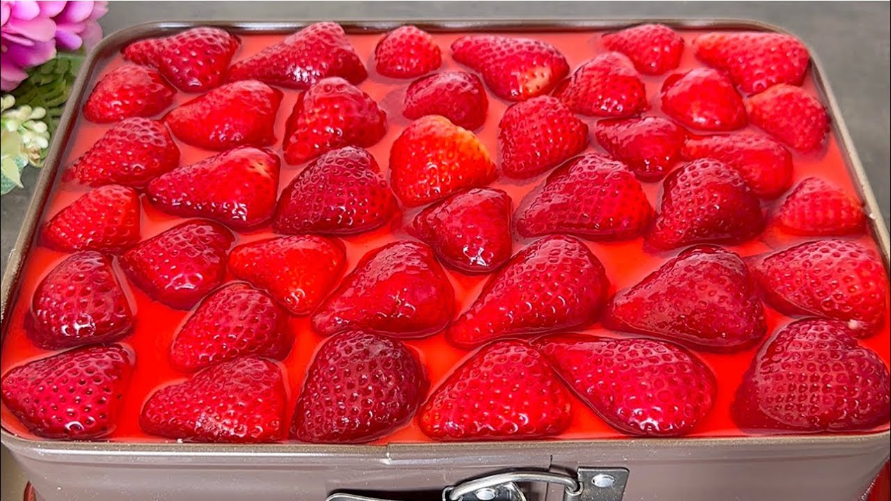 Gâteau aux fraises et pudding à la vanille ! Très crémeux, très savoureux ‼️ 😋