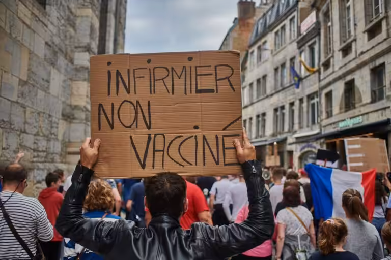 Comprendre les différences entre carcinome et mélanome pour mieux se protéger
